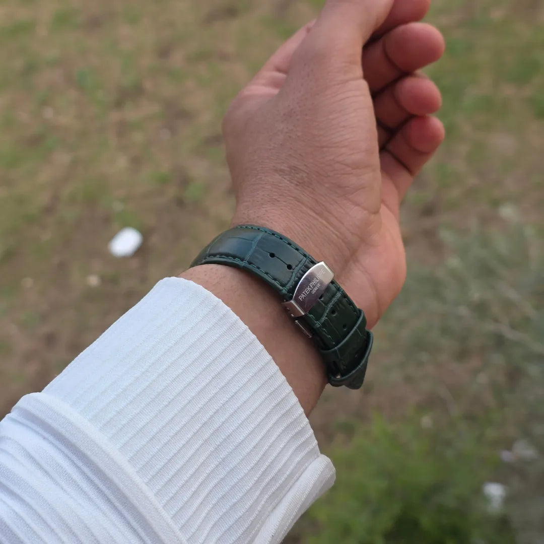 ساعة باتيك فليب جلد مربع