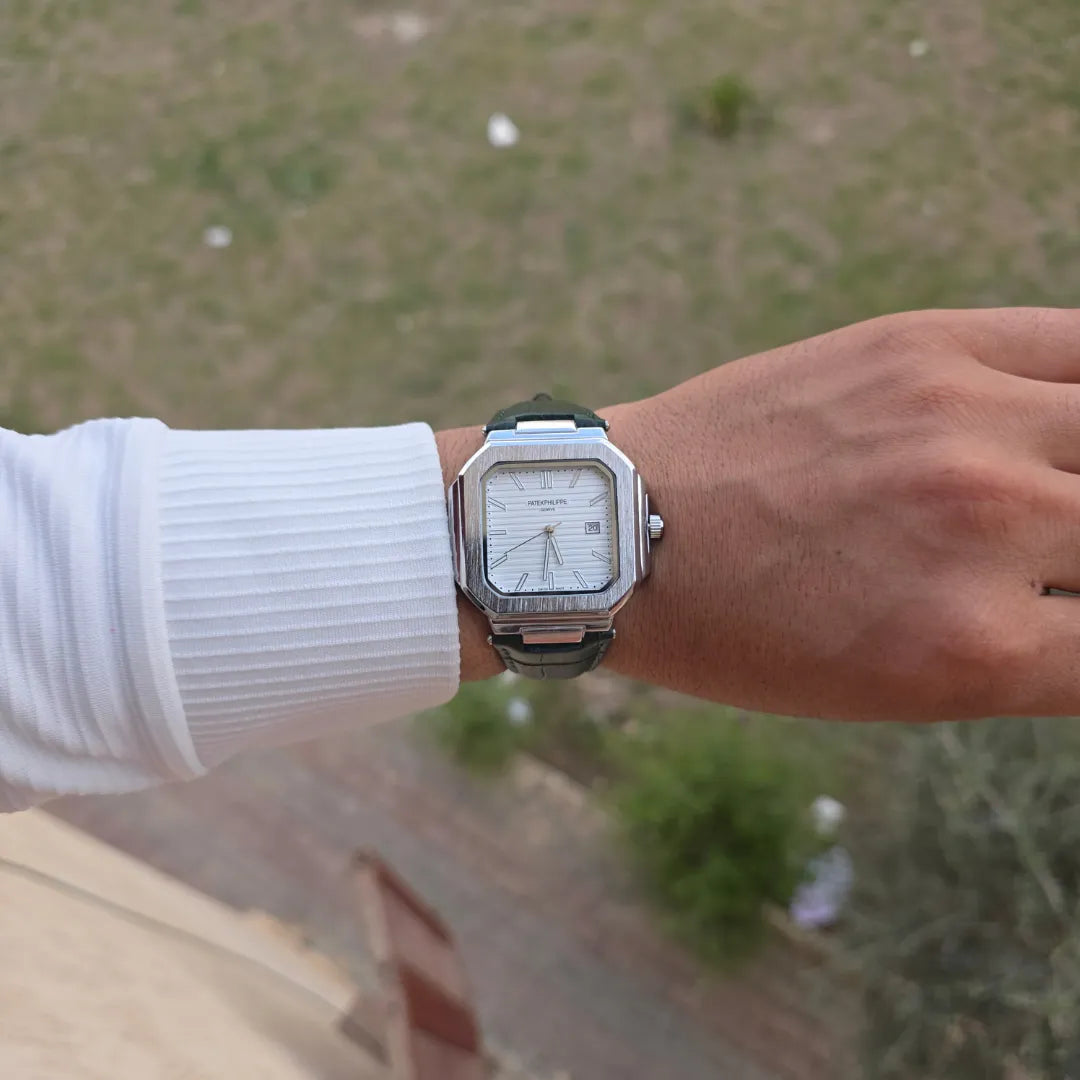 ساعة باتيك فليب جلد مربع